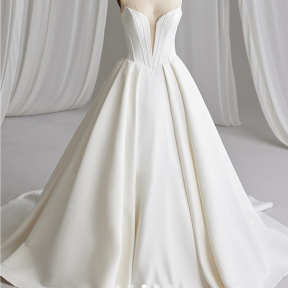 Maggie Sottero ‘Derrick’ - Picture 3 of 5